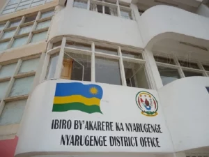 Nyarugenge:Abaturage baratabaza basaba ubutabera ku mugabo wafunzwe nyuma y’uko agize icyo avuga ku muyobozi w’umudugudu wahoraha yiha akabyizi k’ umugore we