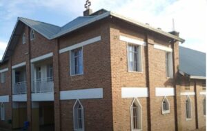 Umupfumu wari uherekeje umwe mu bapasiteri bari bafite urubanza i Kigali yatahuwe maze akora ikintu cyatumye benshi babura ayo bacira n’ayo bamira