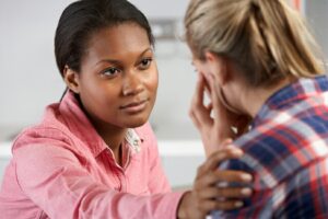 Reka kubaho wenyine, Wari uziko ushobora gutsindira inshuti nziza ugatuma abantu bagukunda? Dore uko wakwitwara;