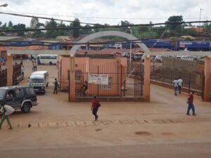 Umugore w’ i Kayonza yasobanuye icyatumye yambura ubuzima umwana yari abereye mukase amukebye ijosi.