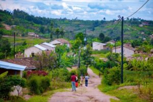 Ruhango: Umuyobozi ukomeye yasanze umukobwa we arimo gusambana, kubyakira biranga kubera ubwiza yari afite ahita afata umwanzuro wo kwiyahura