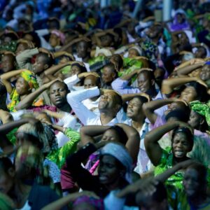 U Rwanda ni akazuyazi ntiruri mu bisenga cyane cyangwa se bisenga gahoro, Menya ibihugu bya mbere bisenga cyane ndetse n’ibindi bidakozwa ibyo gusenga ku isi.