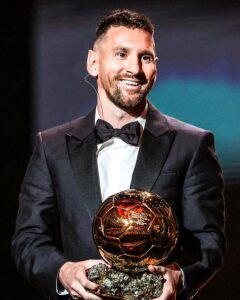 Lionel Messi yatwaye Ballon d’or ya 8 ayitura igihangage muri ruhago anagenera ubutumwa Mbappe na Haaland