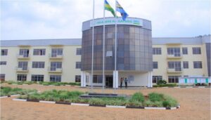 Mu Karere ka Gatsibo abayobozi b’ ishuri bibye umuceri wo kugaburira abanyeshuri,kugira ngo babone ikibatunga