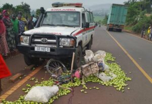 Rusizi: Umunyonzi wari uhetse umuzigo ubuzima bwe burangiriye mu mpanuka ikomeye.