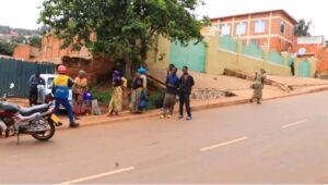 Umukecuru w’ i Nyarugenge yinjiye mu bitaro umugambi wari umujyanyeyo wo kwica uruhinja urapfuba ,abaturage bariye karungu