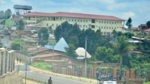 Umukobwa w’ i Gicumbi yihimuye k’ umusore wamuteye inda amutwikana n’ umugeni we bari mu kwabucyi
