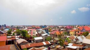 Umugore yari amaze guha kamwe umugabo we abona naho amukoze acunga amaze gusinzira ahita ajya gushaka mutekano amugerera ku byishimo byanyuma