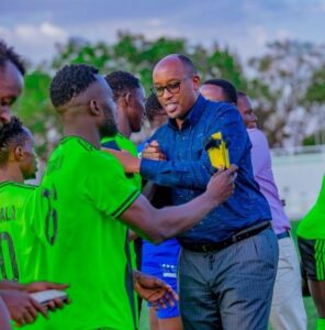 Shema Fabrice yavuye muri AS Kigali yo ntiyamuvamo byatumye ayiha impano yavugishije abantu