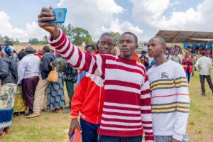 Nyanza:Abaturage bari mu byishimo nyuma yibyo bakorewe na sosiyete y’itumanaho ya Airtel.