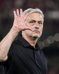 Ikipe ya AS Roma yatangaje ko yirukanye umutoza Jose Mourinho
