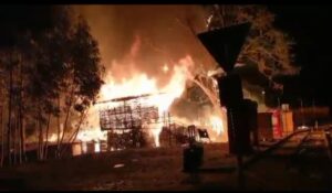 Nyamagabe: Inkongi y’umuriro yibasiye isoko ry’inkambi ya Kigeme.