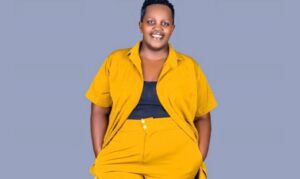 Mama Sava yavuze uburyo kujya gusenga byatumye abyara afite imyaka 17