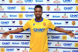 Rayon Sports yamaze kumvikana na rutahizamu w’igihangange wakiniraga KCCA wari kuzatangwaho akayabo na APR FC