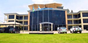 Nyanza: Umukecuru wari umaze kugurira abantu 6 icyo kunywa mu kabari bahise bamwitura kumwica