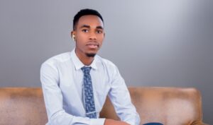 “Azakandakanda imitima yabihebye baziyunga mubamenye” umuhanzi Enock yashyize hanze indirimbo nshya