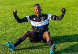 Rayon Sports ifite ku meza dosiye z’abakinnyi batatu ba APR FC
