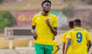 Rutonesha Hesbon aratakambira Gorilla FC ayisaba gushyiramo inyoroshyo mu mayira amugira umukinnyi wa Police FC