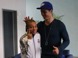 Cristiano ntiyaba yiyubururiye muri Mbappé? Dore ibintu 5 Mbappé ahuriyeho na Cristiano ubwo yinjiraga muri Real Madrid muri 2009