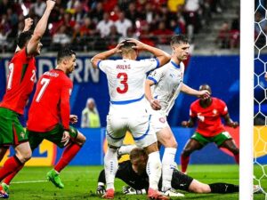 Euro 2024: Cristiano Ronaldo yamanitse agati bizagora abandi kumanura, afasha Portugal ye kwikiza Tchèque [AMAFOTO]