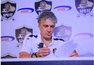 Umutoza mushya wa APR FC yihenuye kuri Rayon Sports ,abafana bayo bararuca  bararumira