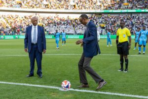 Perezida Kagame yavuze ko ari igisubizo ku mpano z’abato, Perezida wa CAF atangazwa  n’ubwiza bwayo! Ijambo ry’Abanyacyubahiro bafunguye ku mugaragaro Stade Amahoro ivuguruye