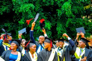 Huye: PIASS yatanze impamyabumenyi kuri 465 basoje amasomo, ibibutsa ko inshingano zabo ziyongereye