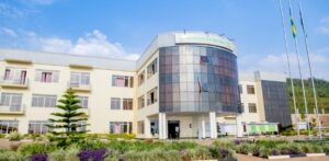 “Njye yarambiye ngo uri imbwa, n’ubundi wabaye imbwa weruye kera”umugabo akomeje kubabazwa n’ umugore yishakiye kandi bari baramubujije ku bana nawe