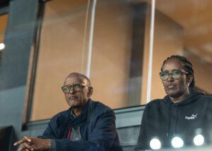 Perezida Kagame na Madamu Jeannette barebye u Rwanda rutsindwa n’u Bwongereza, rugumana itike ya ½ [AMAFOTO]