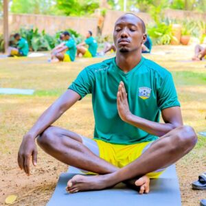 Dusure Ikipe y’Igihugu Amavubi mu myitozo idasanzwe ya Yoga dusobanukirwe icyo imarira abakinnyi [AMAFOTO]