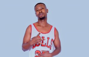 Umuraperi ukomeye hano mu Rwanda yagize ibyo ateguza abafana be anashyira hanze indirimbo nshya
