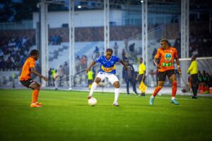 “Yatwise abagore, ariko tuzamwereka ko turi abagabo tukaba n’ikipe nkuru!” Muhire Kevin wa Rayon Sports yahize gucecekesha KNC na Gasogi ye