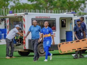 Yagaruje umupira igituza atabarwa n’uwihitiraga! Inkuru ya Keza Angelique wa Rayon Sports WFC na muganga Wihogora Radjab [AMAFOTO]