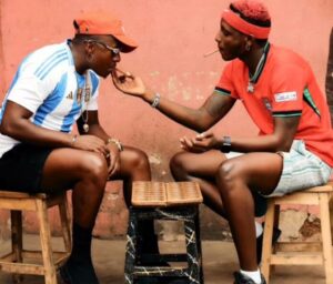 Davis D yavuze ibirambuye ku mafoto ye na Platin yateje urunturuntu ubwo barimo kunywa itabi