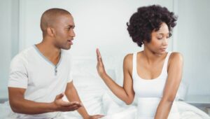 Guhora ataka ko akennye: Bimwe mu bizakwereka ko umusore mukundana atazakubera umugabo mwiza w’inzozi zawe
