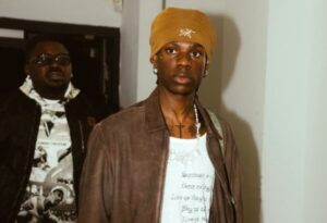 Rema yavuze uko abantu bamuvugaho gusenga satani.