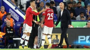 Iguye ntayo itayigera ihembe! Uwahoze akinira Manchester United yakojeje Erik Ten Hag wirukanwe agaheha mu bwonko