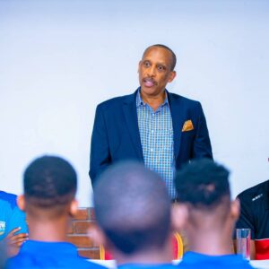 Amb. Gen. Nyamvumba yasuye Amavubi muri Tanzania mbere yo gukina na Sudani