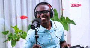 Murungi Sabin yongeye kugaragara nyuma y’igihe atagaragara mu kiganiro abamukunda bongeye guhuza ibiganza bakoma amashyi