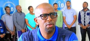RIB yabafatiye mu bujura bw’ inzoga za Fake ,Uko babigenzaga amayeri yabo yatahuwe
