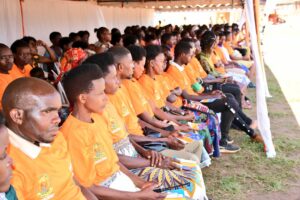 Gisagara: Abagabo basambanya abana b’abakobwa baraburirwa.