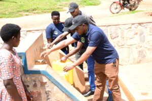 Gisagara: Abaturage barishimira umuyoboro w’amazi meza bubakiwe