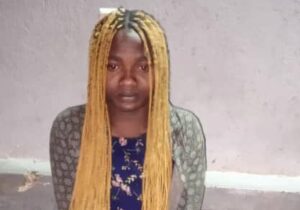 Batunguwe! Umusore yagiye kwiba yihindura umukobwa ,abanyerondo bakizwa n’ amaguru