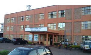 Kubera kugira neza! Huye Umusore yaburiye ubuzima mu bwiherero agiye gukuramo urukweto rw’ umwana