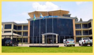 Nyanza:Uwatashye yasinze yashatse gutema umugore we, ibyabaye nyuma birababaje