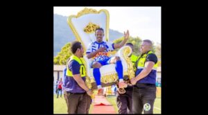 Burya Haruna Niyonzima yikundira ikipe ya Rayon Sports!
