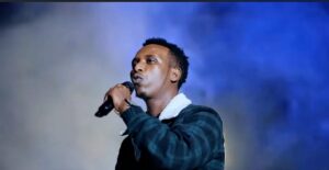 “Mu mahanga yose nta wantura umutwaro, uretse wowe Mana” – Amwe mu magambo y’indirimbo ‘Ndagarutse’