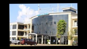 Nyanza: Abantu 3 baburiye ubuzima mu impanuka ya Fuso umushoferi ahita atoroka.