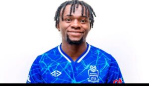 Nyuma yo gusuzugurwa na Musanze FC umukinnyi wa Rayon Sports yapfukamye asaba imbabazi.