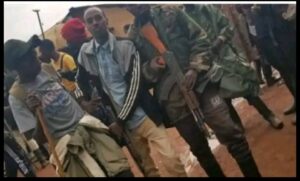 Umusirikare wo muri FARDC wari ufite ipeti rikomeye yabonye twirwaneho irimo kubakubita umusubirizo ahita yiyunga nayo abandi bagwa mu kantu
